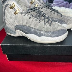 Jordan Kids Sneakers in Gray and Gold